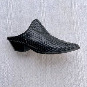Schutz Black Snakeskin Heeled Mule Size 7.5 Western